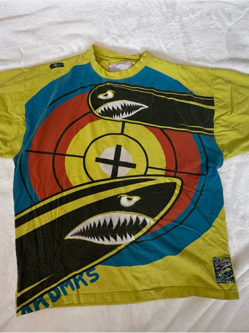 Akademiks Shark Target Tee in Lime & Teal